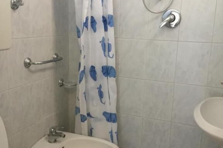 Room 5 of 12
