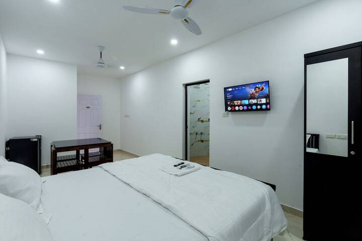 Room 14 of 33