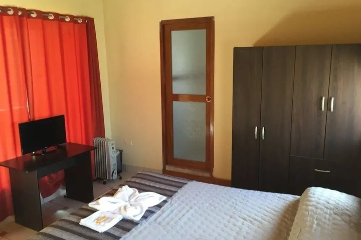 Room 3 of 11