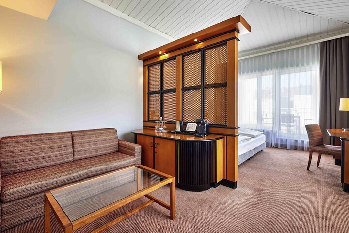 Room 13 of 65
