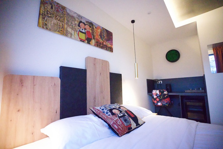 Room 37 of 94