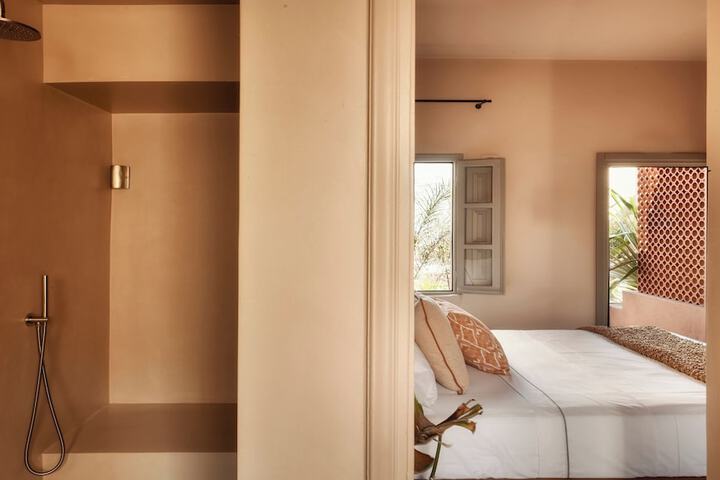 Room 50 of 282