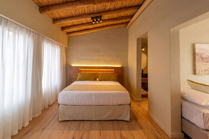 Room 15 of 38