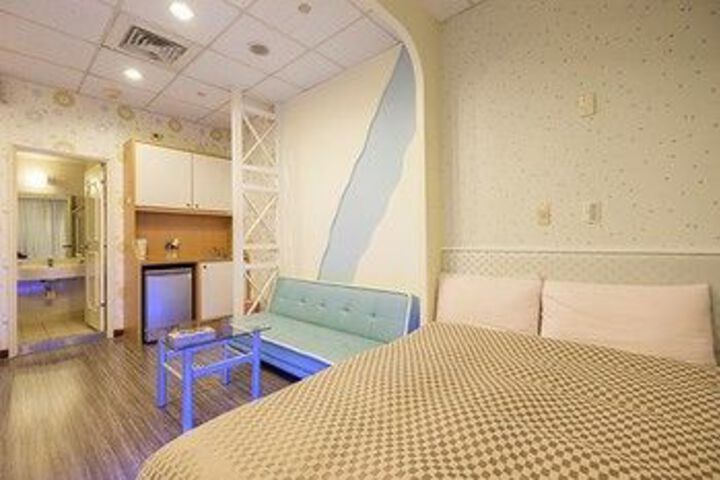 Room 8 of 24