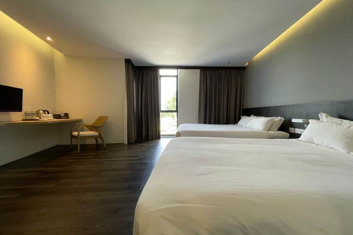 Room 13 of 51