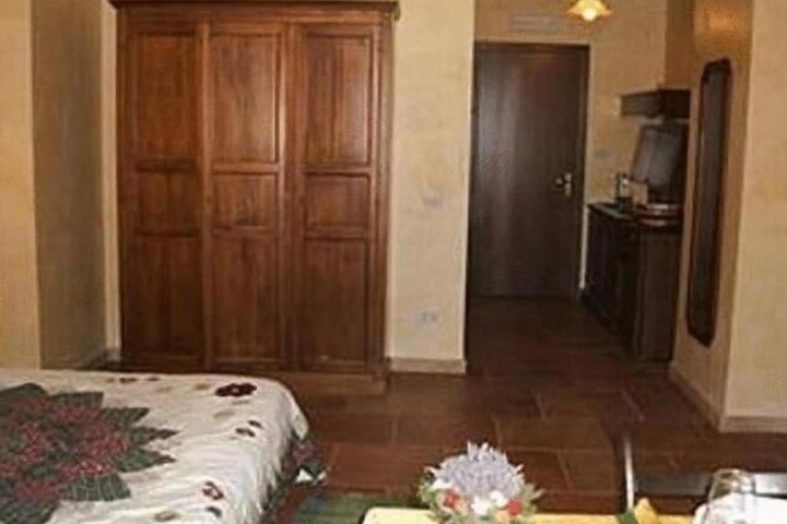 Room 5 of 47