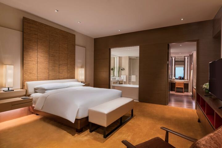 Room 12 of 48