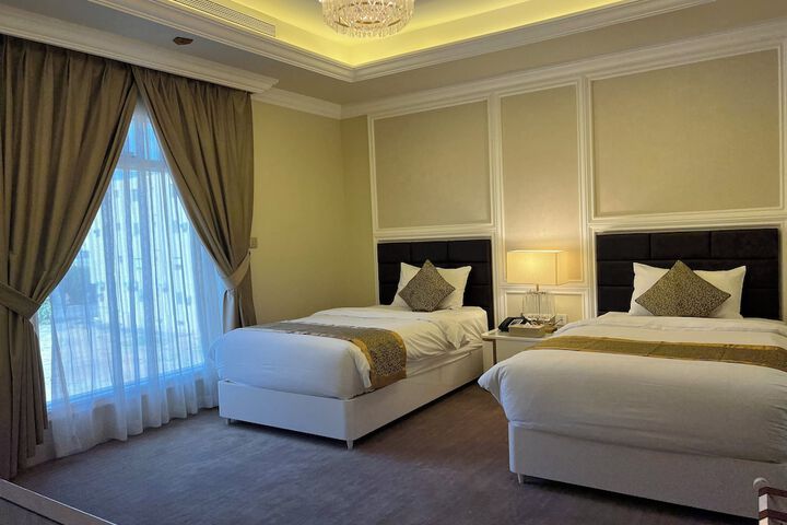 Room 37 of 104
