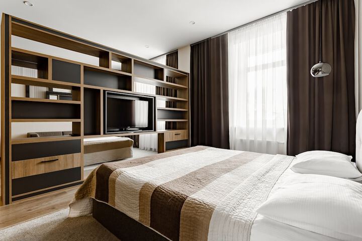 Room 33 of 92