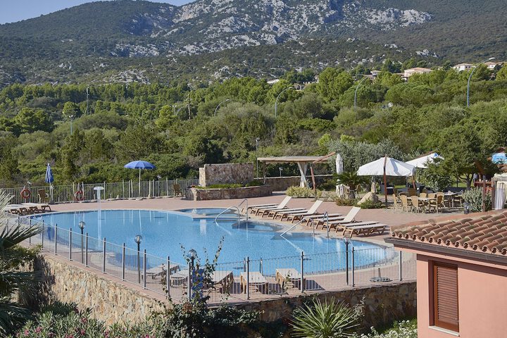 Hotel Pool