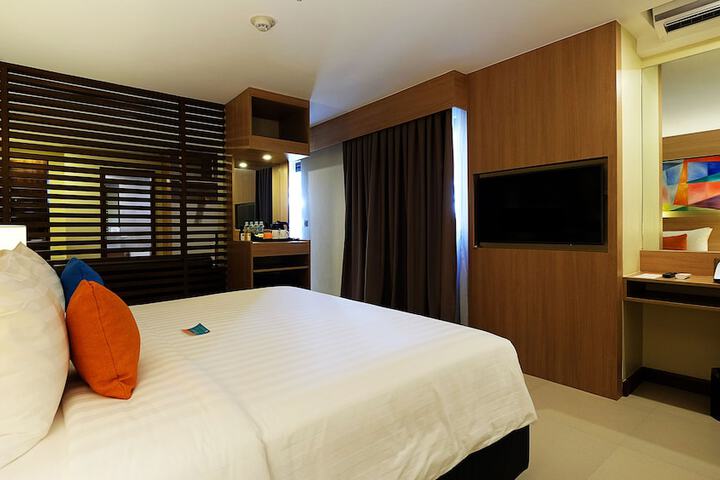 Room 19 of 76