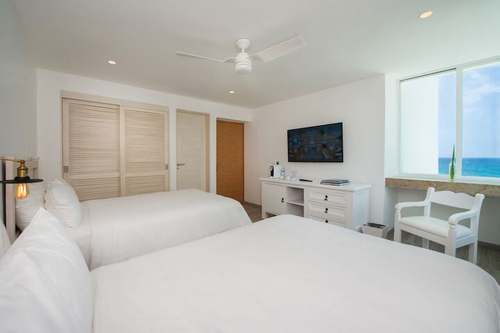 Room 8 of 94
