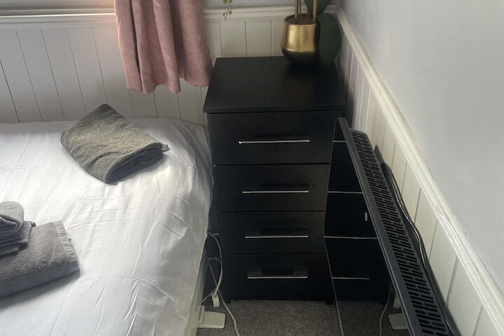 Room 3 of 27