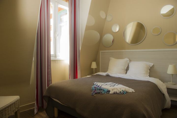 Room 10 of 53
