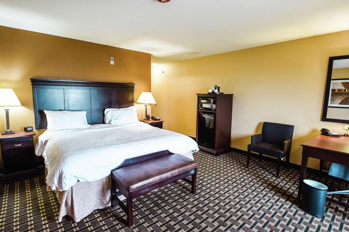1 King Bed (11 of 19)