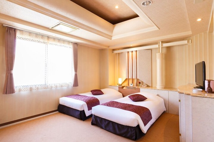 Room 22 of 35