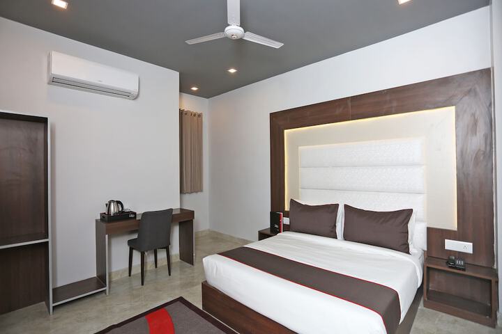 Room 18 of 28