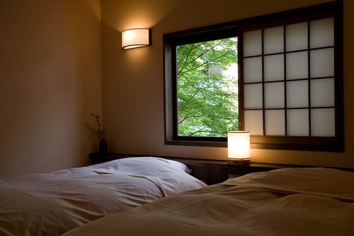 Room 7 of 90