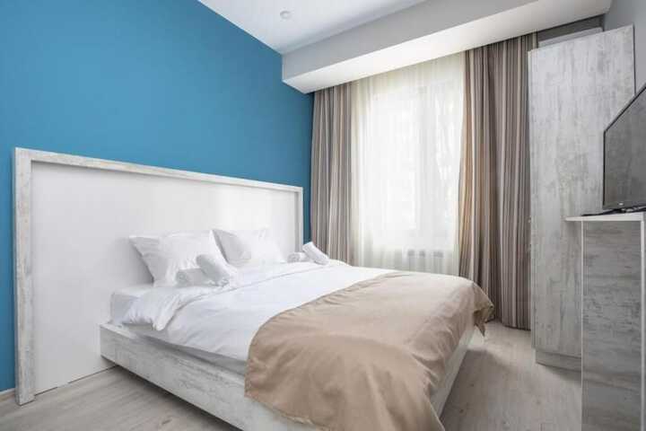 Room 6 of 33