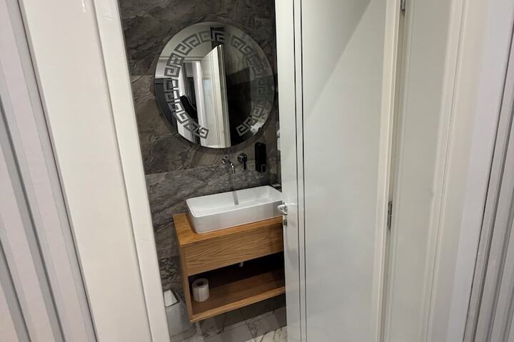 Room 33 of 56