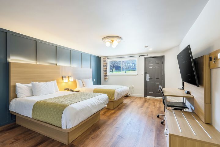 2 Double Beds (4 of 10)
