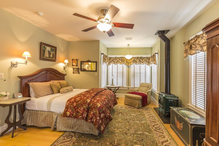 Room 2 of 34