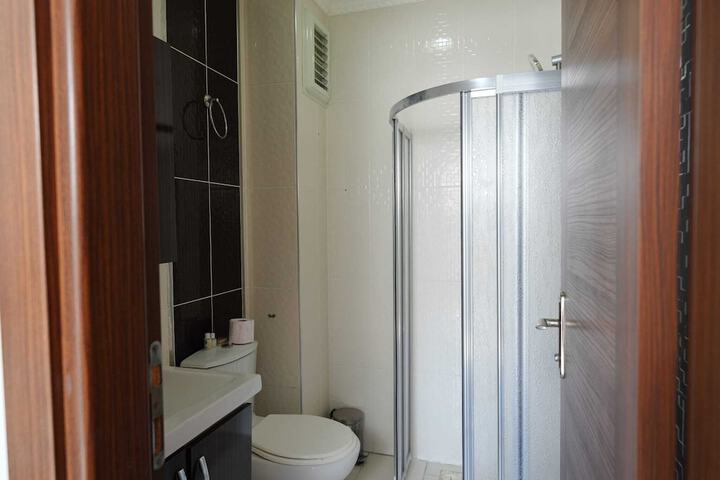 Room 16 of 25