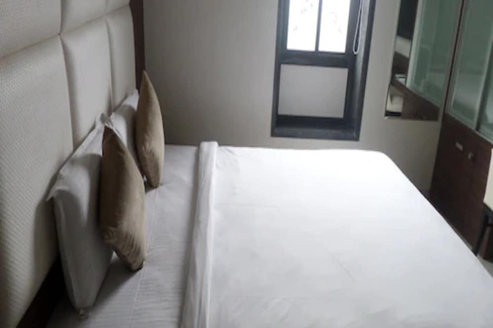 Room 16 of 35