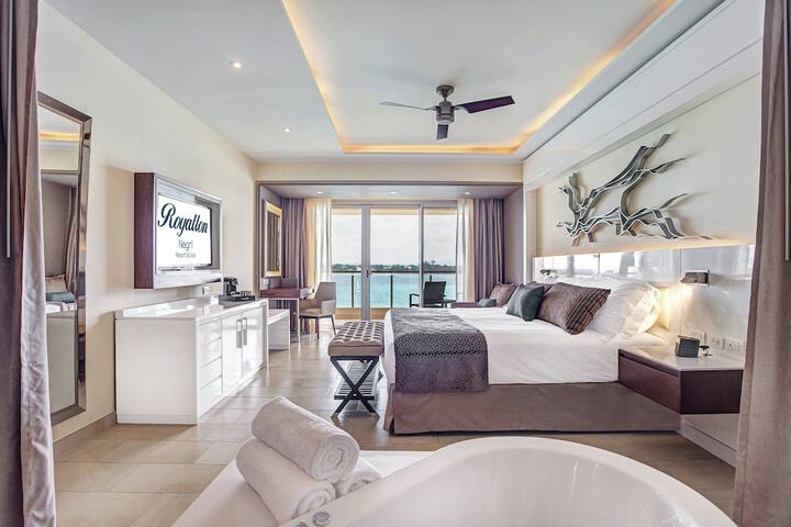 Room 54 of 170