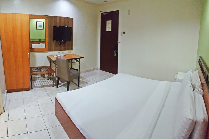 Room 18 of 69