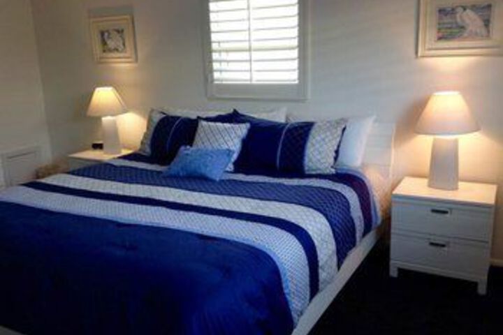 Room 4 of 11