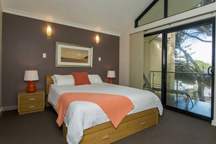 Room 10 of 36