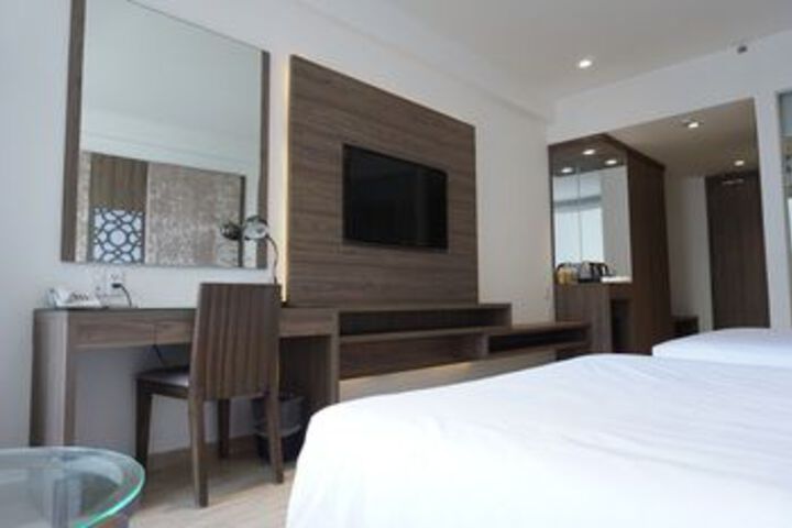 Room 30 of 64