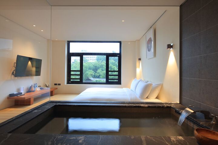 Room 15 of 41