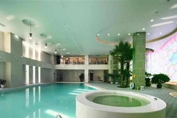 Pool 14 of 20