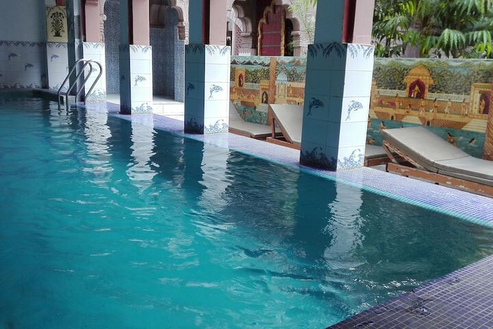 Pool Hotel