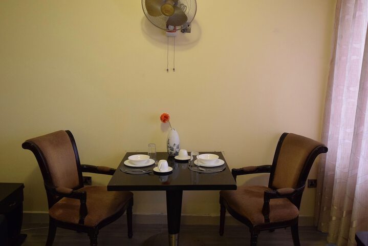 Room 11 of 27