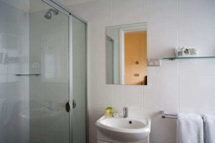 Room 4 of 36