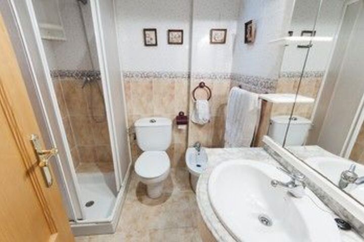 Room 2 of 18