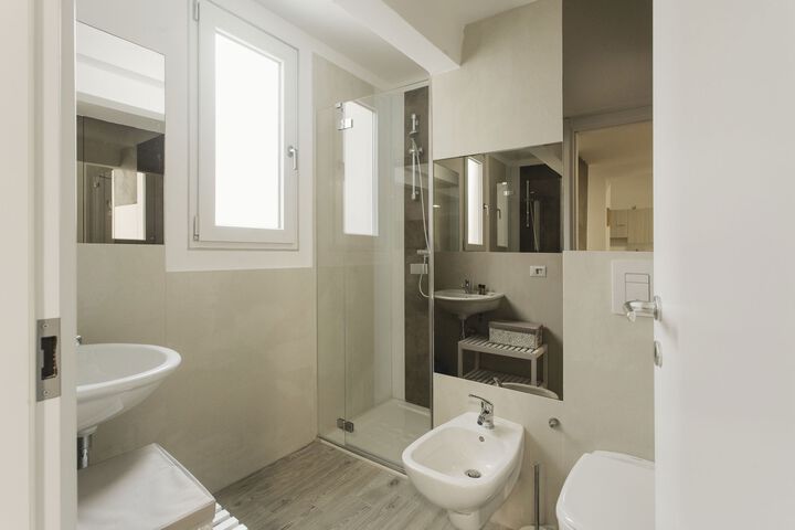 Room 15 of 182