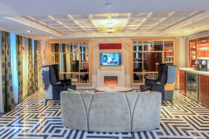 Hotel Lobby