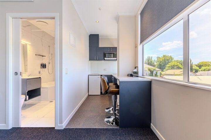 Room 43 of 69