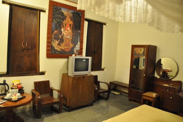 Room 32 of 161