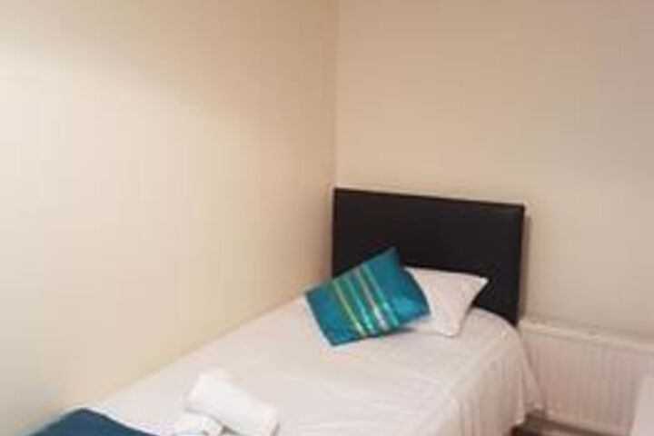 Room 8 of 13