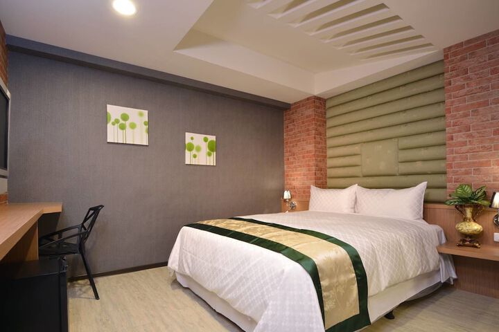 Room 50 of 78