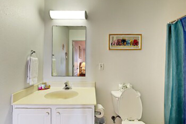 Room 6 of 65
