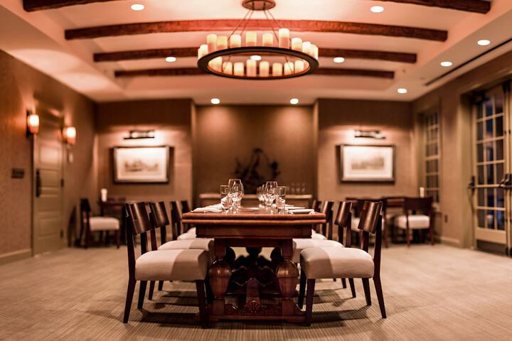 Ballroom/Hall 19 of 26