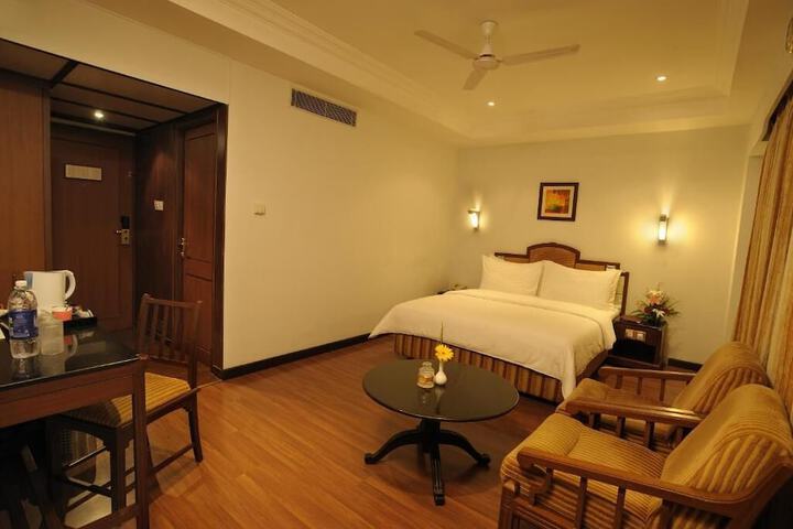 Room 12 of 21