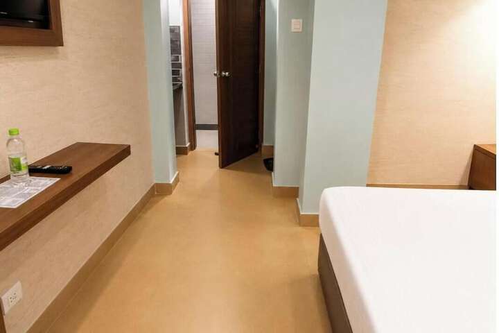 Room 12 of 16