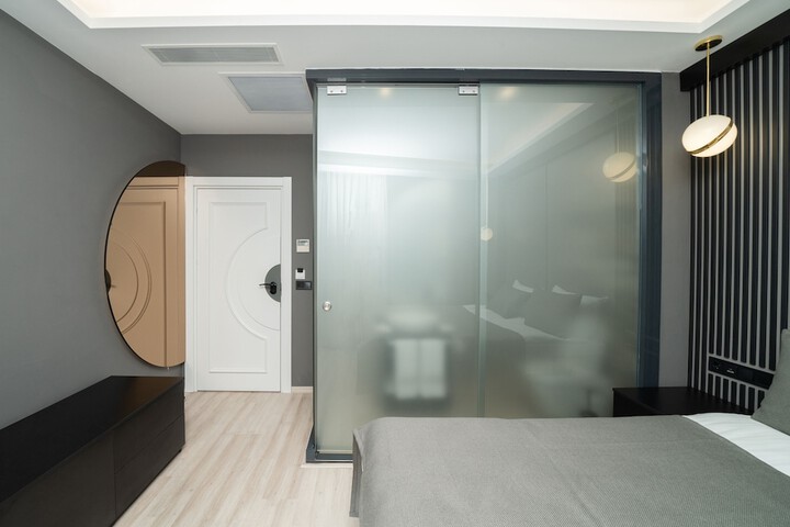 Room 21 of 38